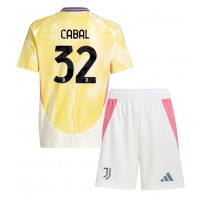 Juventus Juan Cabal #32 Bortadräkt Barn 2024-25 Kortärmad (+ Korta byxor)